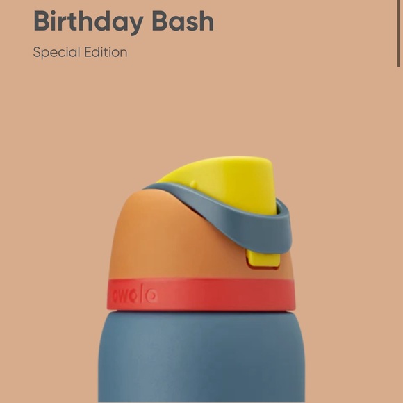 Owala Birthday Bash Dream On 32 oz Freesip - IN HAND - Picture 7 of 9